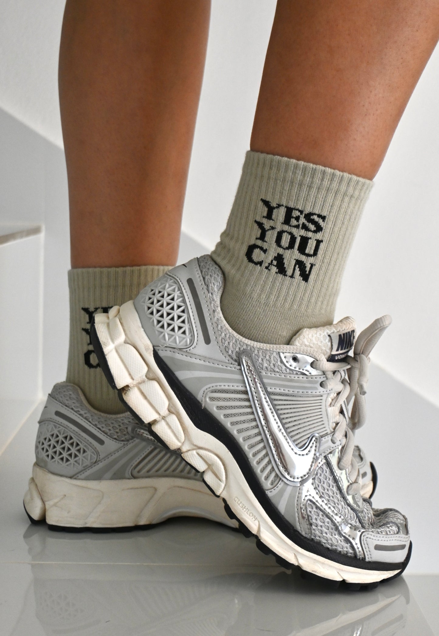"YES YOU CAN" beige half sock